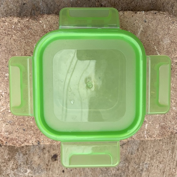 Secure Heavy Plastic Lunch Containers - Picture 5 of 7
